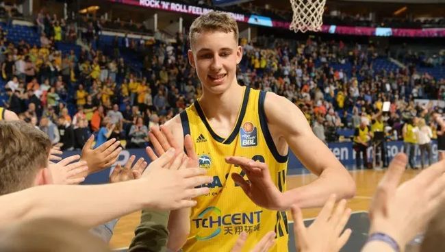 姆斯更多依 姆斯更多依