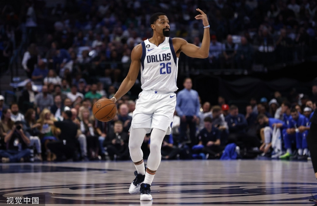 中进行表演 中进行表演